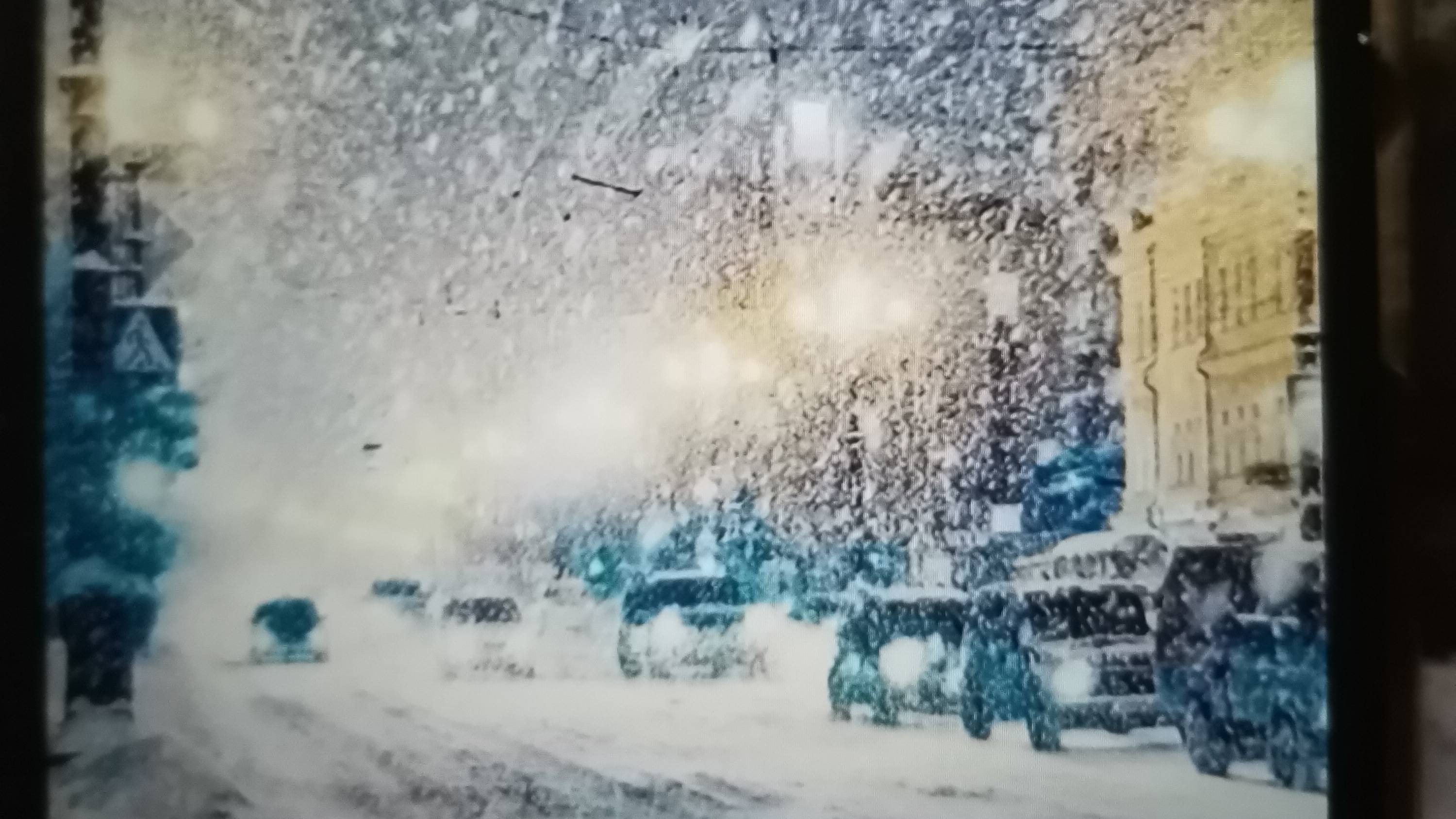 снег идёт (падает снег)