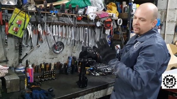 Как прокачивать амортизаторы перед установкой?