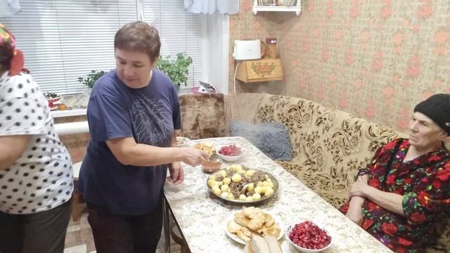 Деревенская жизнь //мы замёрзли // очень вкусное мясо и 50 г🥂// смотреть онлайн