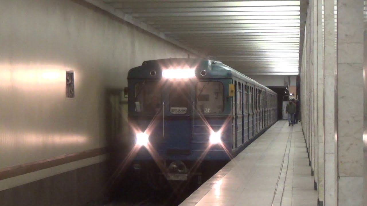 Станция м.Кузьминки метропоезд Еж3 смотреть онлайн