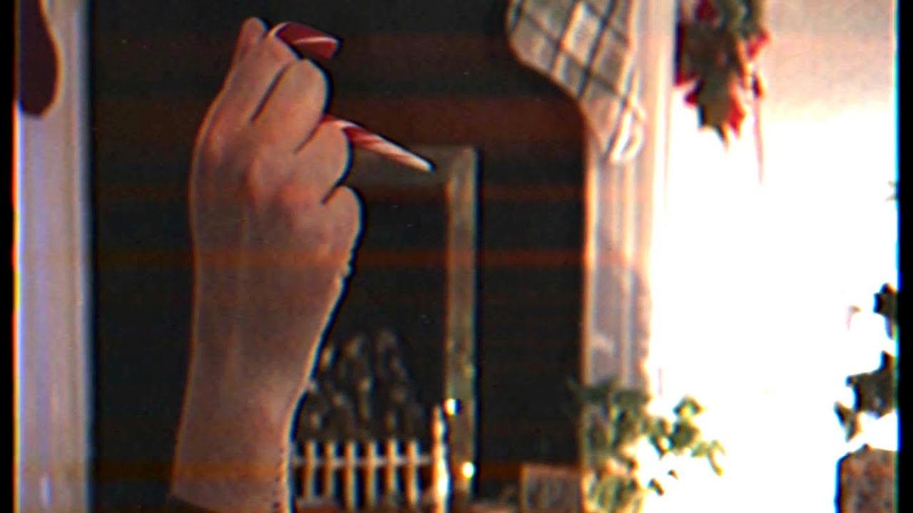 Late Fees - Wrapping Paper (Official Video) смотреть онлайн