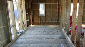 Пол в доме и утепление стен.