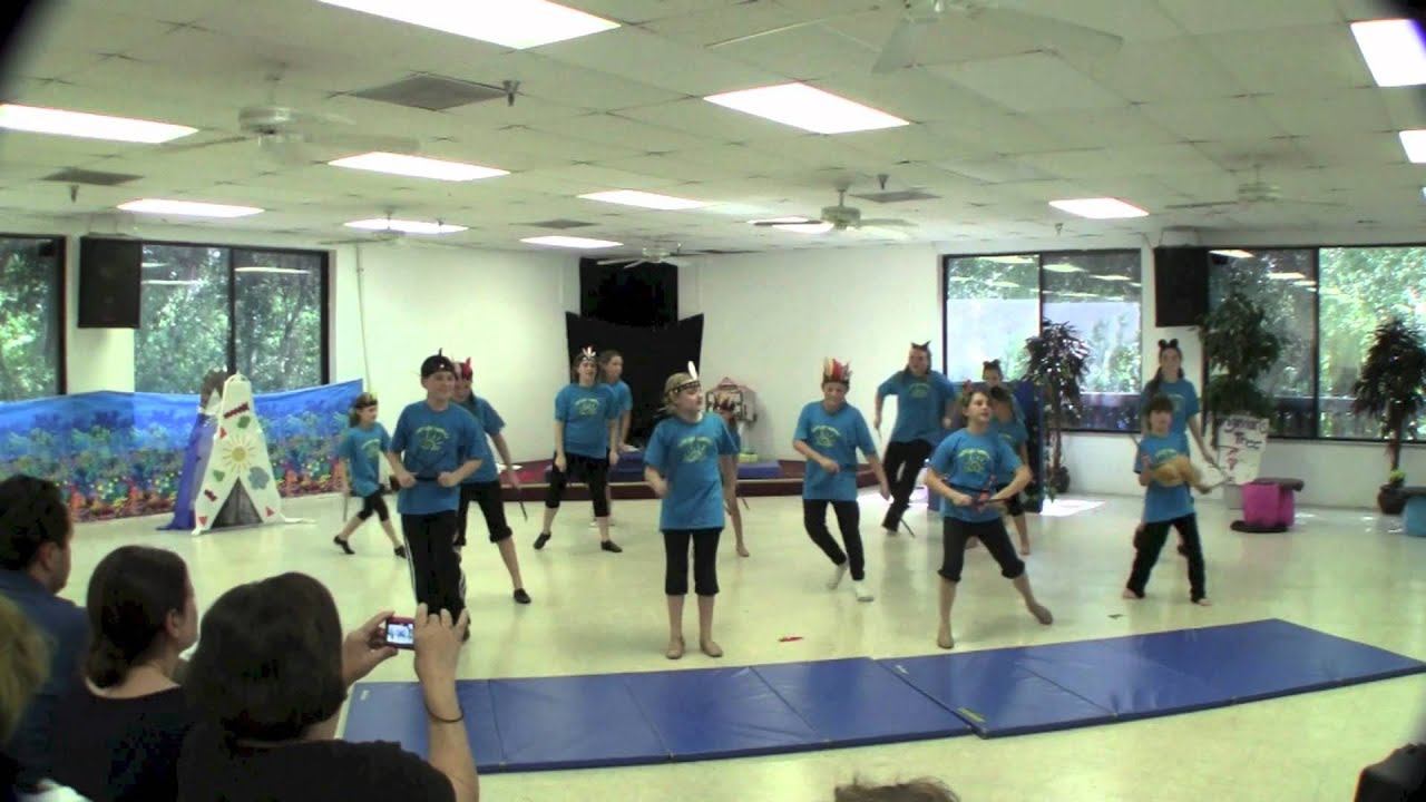 Ugg-A-Wugg Dance 2012 смотреть онлайн