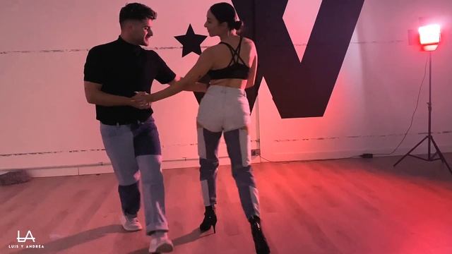 Una flor Dani J LUIS Y ANDREA ft. Dj Alejandro Dimensions Dflow Studios Málaga смотреть онлайн