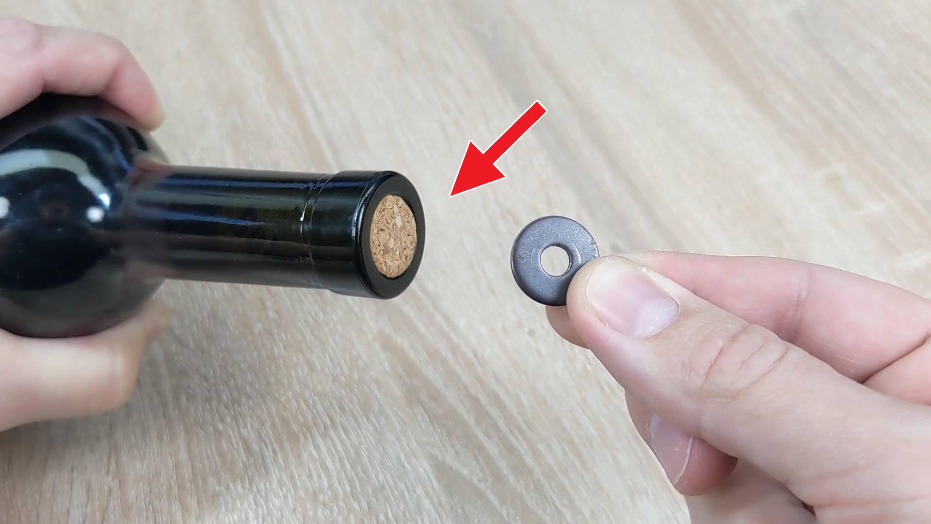 Бармен поделился хитростью! Как открыть вино без штопора? смотреть онлайн