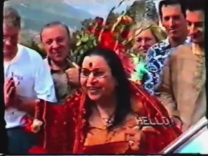 24-Сахаджа Йоги из Африки приветствуют Шри Матаджи.