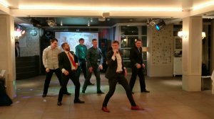 Мужской флешмоб