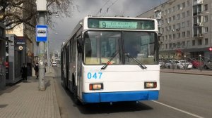 Троллейбус Екатеринбурга ВМЗ-5298.00 (ВМЗ-375) борт. №047 маршрут №9 на остановке "Проспект Ленина"