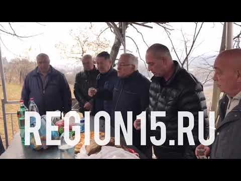 Во Владикавказе совет старейшин фамилии Хугаевых попросил прощение за проступок своего младшего смотреть онлайн