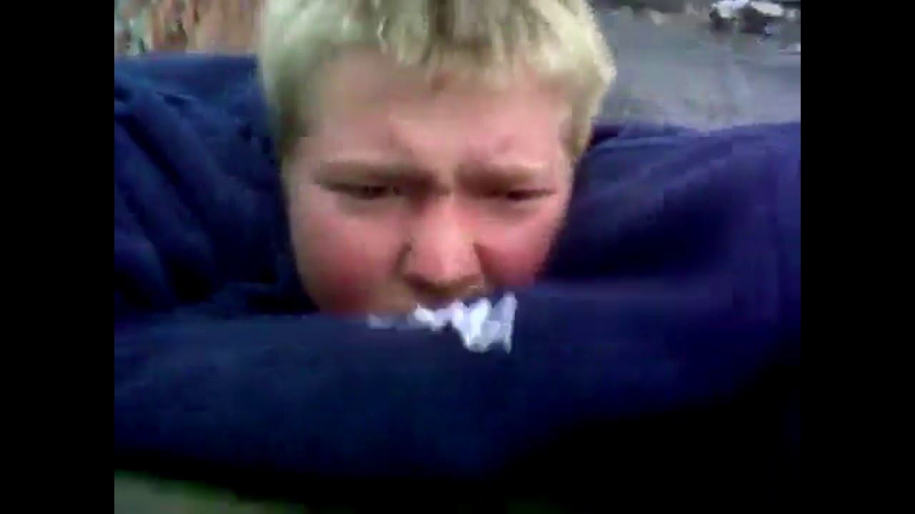 Денчик слазиет