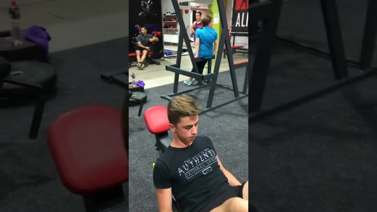 Натуральная трансформация в зале за 1.5 года. 50кг/70кг. Transformation in the gym in 1.5 years смотреть онлайн
