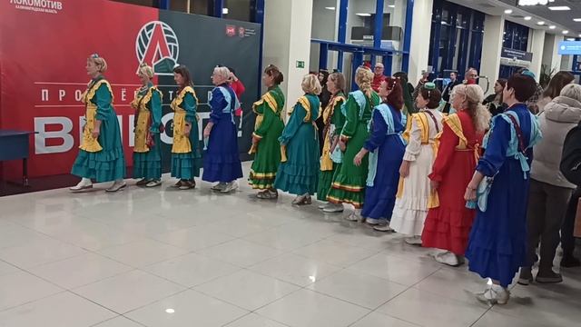 Татарский танец с собакой-роботом Топкой смотреть онлайн