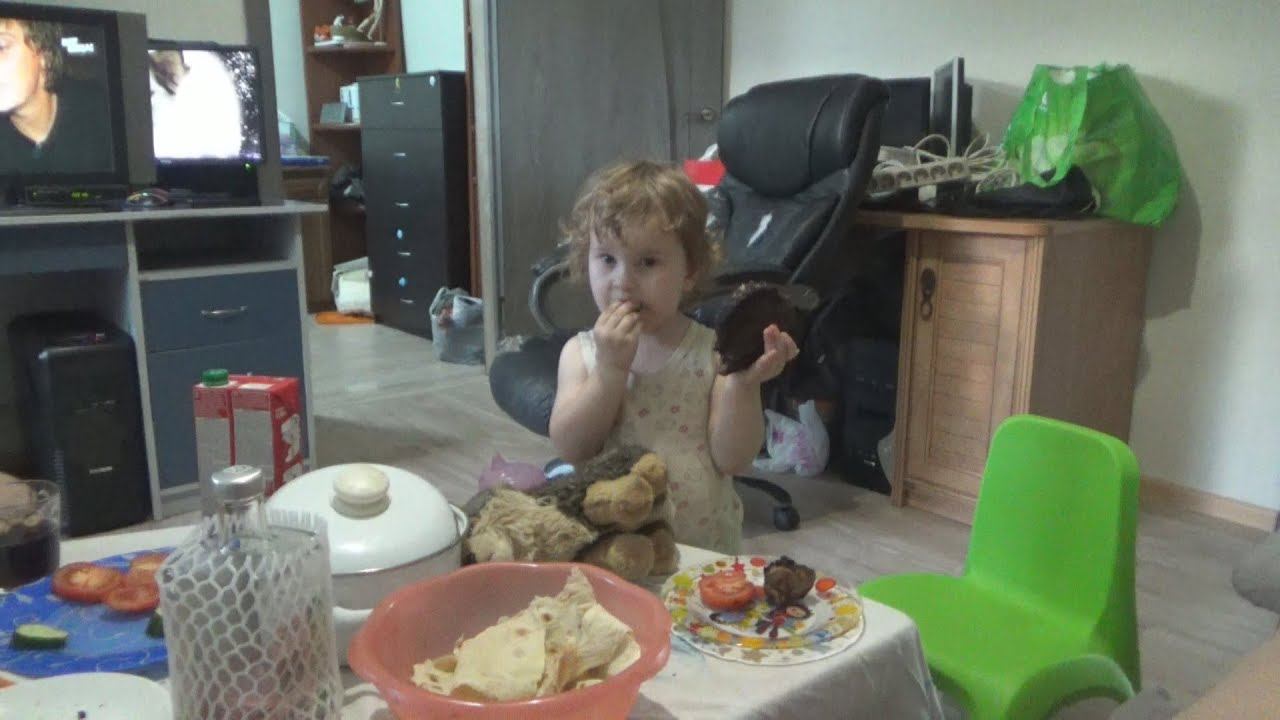 Первый шашлык в доме / Неприятность с мангалом / Первый день в доме смотреть онлайн