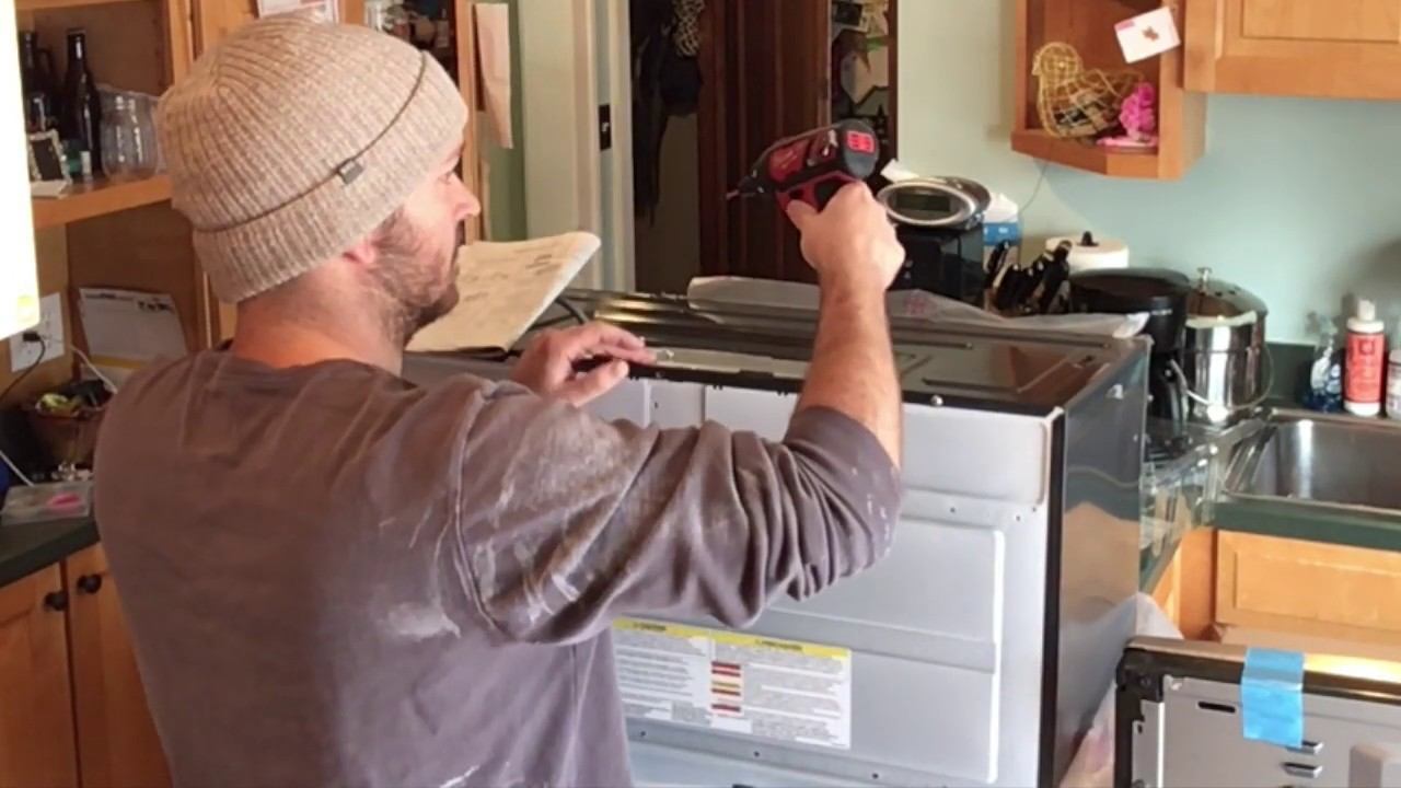 Changing the Direction of a Blower Fan on a microwave смотреть онлайн