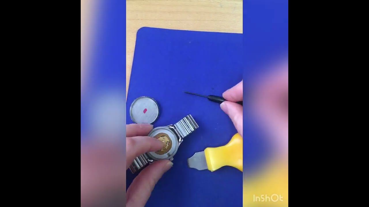 Replacing the battery in a watch / Замена батарейки в наручных часах смотреть онлайн