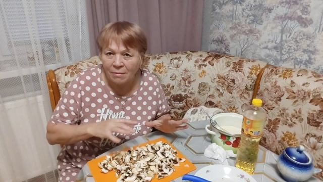 Блинчики с грибами // куры яйценоские // поде люсь папоротником 🪴// смотреть онлайн