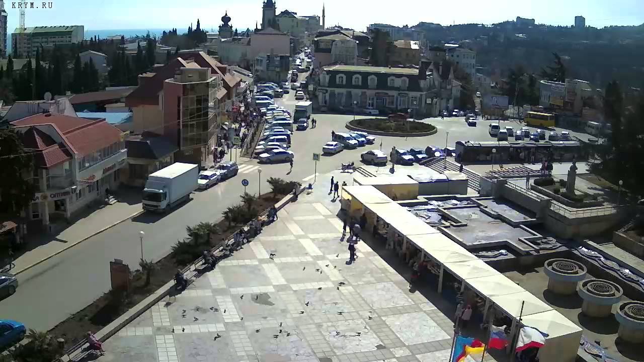 Вебкамера "Площадь Советская". Запись 07.03.2016 13:00:01 смотреть онлайн