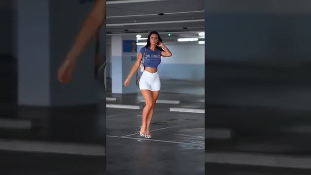 Trending high waist tight short summer outfit idea #fashion #style #outfit #shorts смотреть онлайн