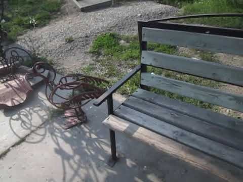 Уткин Дом. Скамейка с Утками.