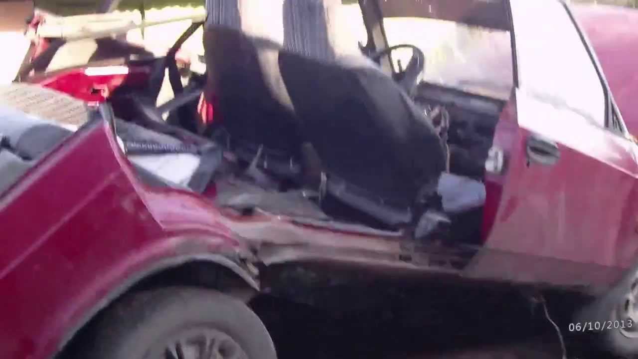 Машину разорвало пополам смотреть онлайн