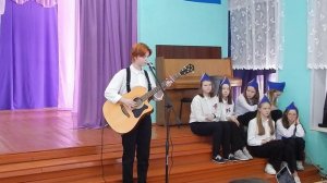 А закаты алые