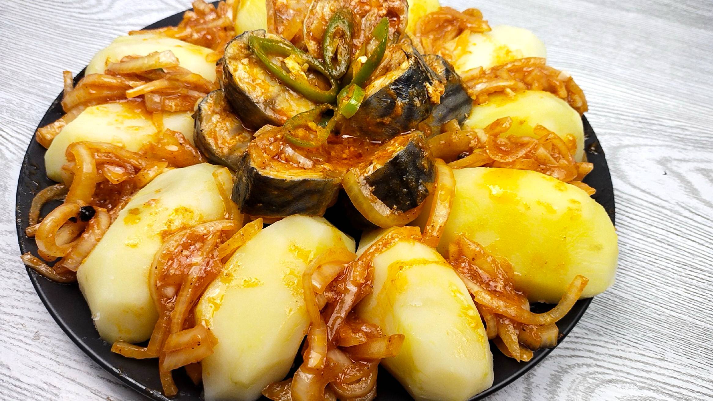 Божественная СКУМБРИЯ!!!В ТАКОМ маринаде вы ЕЩЁ НЕ ГОТОВИЛИ/СКУМБРИЯ маринованная в томате смотреть онлайн