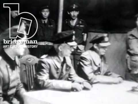 Clip of the Week - The Germans Surrender to Montgomery on Luneburg Heath, 4th May 1945 смотреть онлайн
