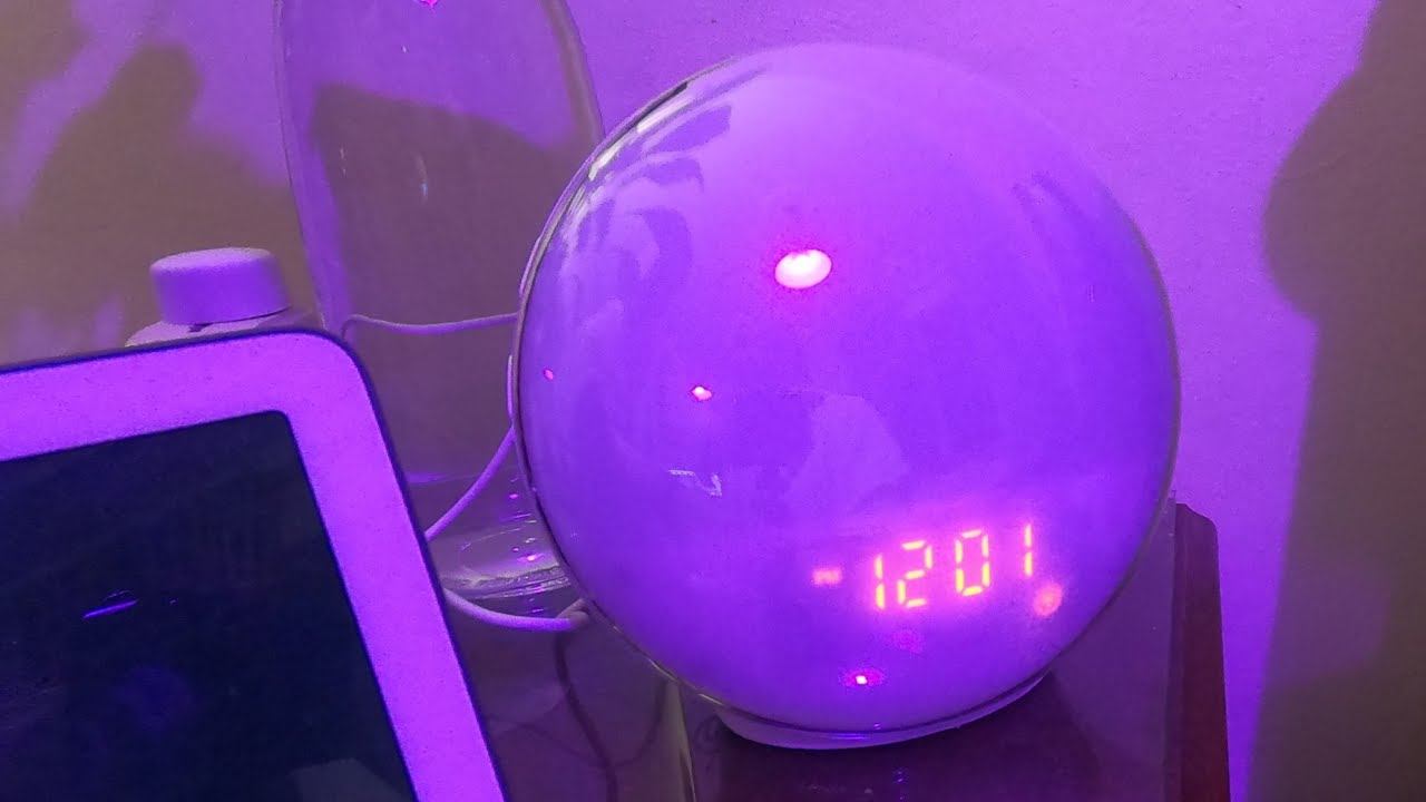 SMART WAKE UP LIGHT ALARM CLOCK | Mute Reviewer | Unboxing Plugging and Setting смотреть онлайн