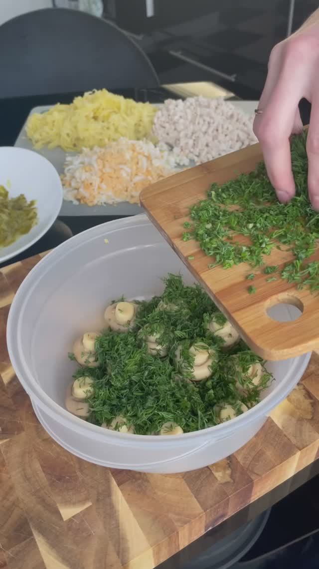 Салат "Лесная поляна" смотреть онлайн