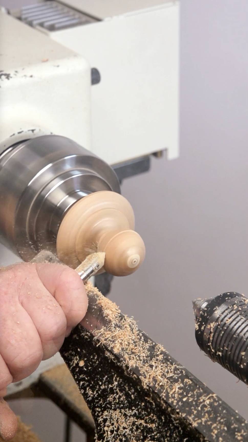 Как режет дерево токарный желобочный резец 12 мм из быстрорежущей стали HSS M2 Cryo PWT-012 Woodwork смотреть онлайн