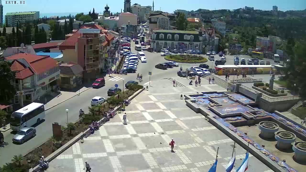 Вебкамера "Площадь Советская". Запись 10.06.2016 12:00:02 смотреть онлайн