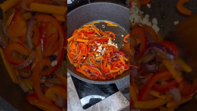 🍜 удон с индейкой в устричном соусе ) пишете поделюсь рецептиком 😘