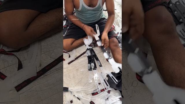 Работа фабрики по производству пластиковых касок смотреть онлайн