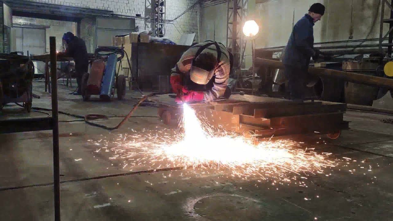 Наши рабочие будни. Мужская работа. В цеху. смотреть онлайн
