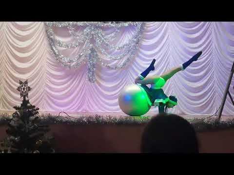 Выступление на новогоднем концерте, номер "Зимняя сказка"❄ смотреть онлайн