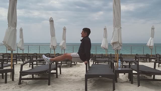 "Шезлонг, песок, идеальная техника и любовь к несовершенству". Make Body с Цивилёвым на пляже