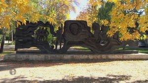 Памятник Н. Островскому .  г Сызрань "без прикрас" .