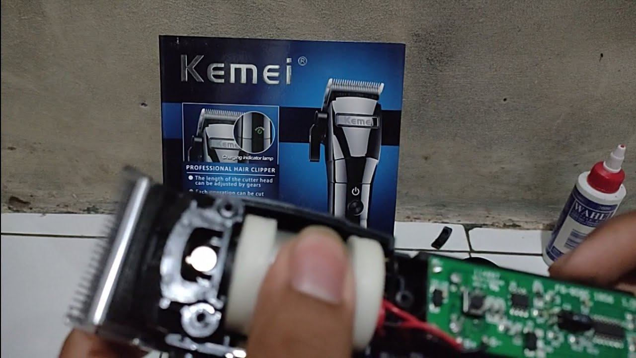 #BONGKAR Hair clipper kemei km 2850 lihat dinamo dan kapasitas baterai смотреть онлайн