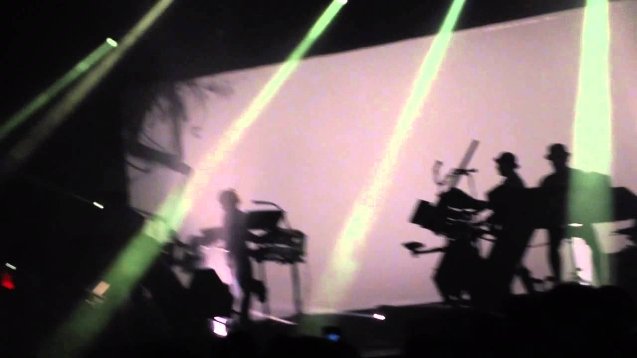 Stromae Concert - Quand C'est (Live) смотреть онлайн