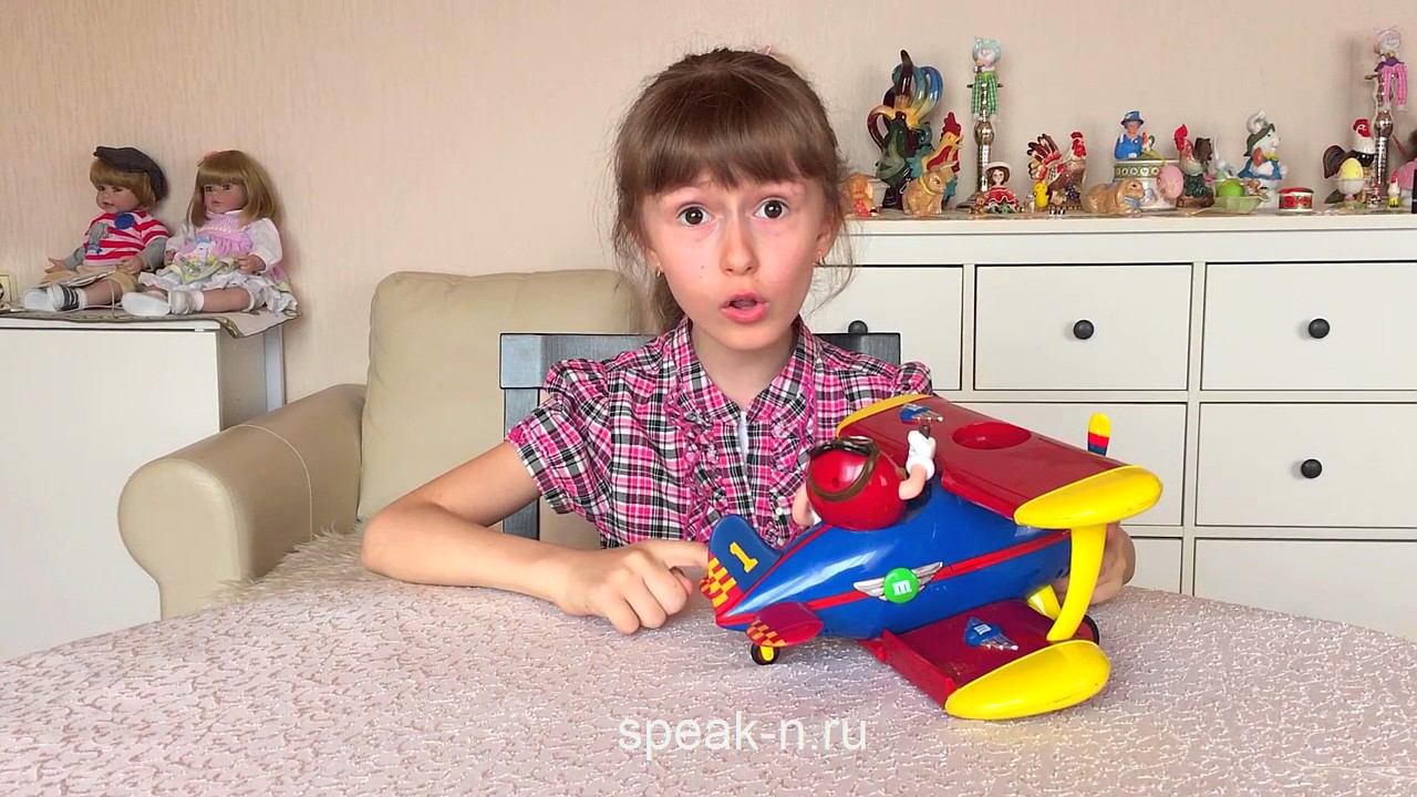 Английский с Николеттой самолет, аэроплан Видео для детей Nicoletta Airoplane Transport for kids смотреть онлайн