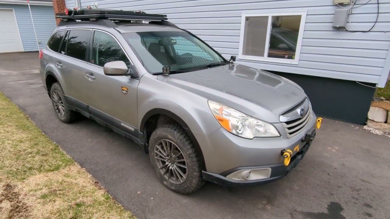 2011 outback 3.6r overland build, walk around. flatout suspension, solar shower. смотреть онлайн
