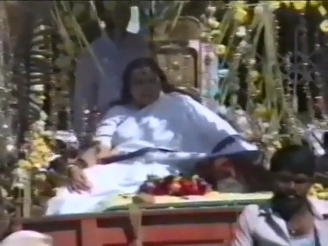 14-1989-1201 Шествие, встреча Шри Матаджи. Шрирампур, Индия