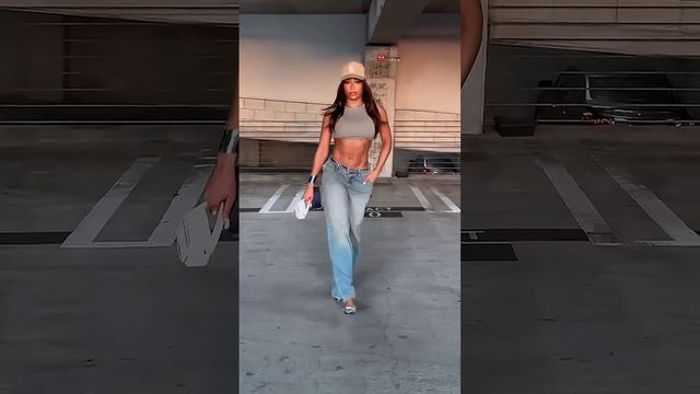 Stunning blue denim jeans street style outfit for the day #fashion #style #outfit #shorts смотреть онлайн