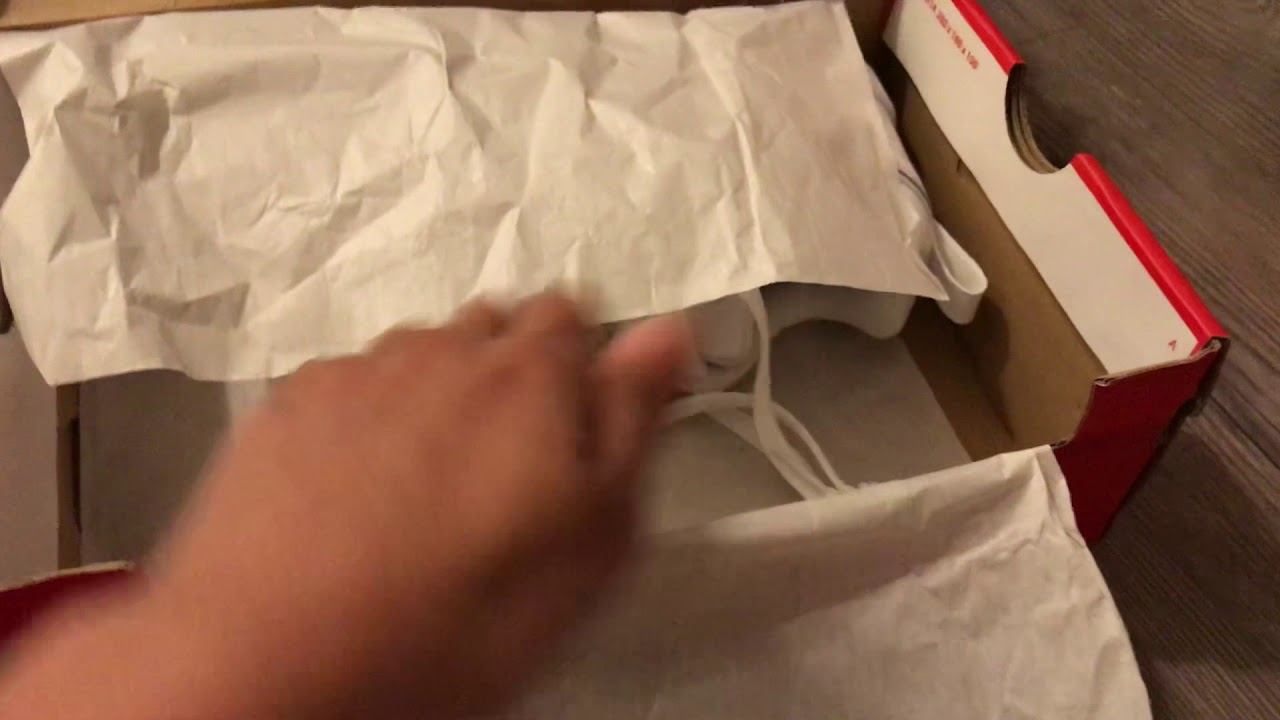 Unboxing Nike Court Borough Ld82 Triple White 3(36) (SportsDirect) смотреть онлайн