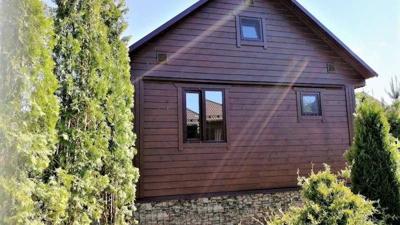 Без топора — не плотник, без лопаты — не огородник! Небольшая, но очень интересная красивая баня смотреть онлайн