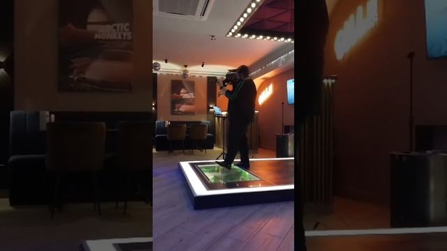 Очень красиво играет на скрипке #скрипка #музыка смотреть онлайн