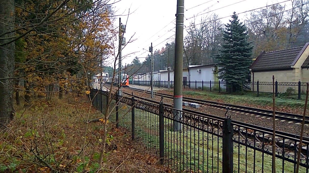 Электропоезд ЭС2Г-043, станция Светлогорск смотреть онлайн