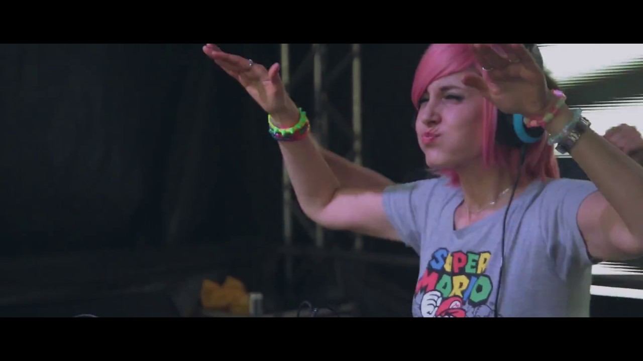 Special M Live at Manipura смотреть онлайн