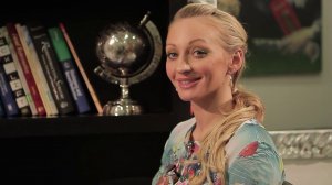 ТЕЛЕЛЯПЫ-ведущая СВЕТЛАНА ЯКОВЛЕВА (АТРИБЬЮТ КЛИНИК)