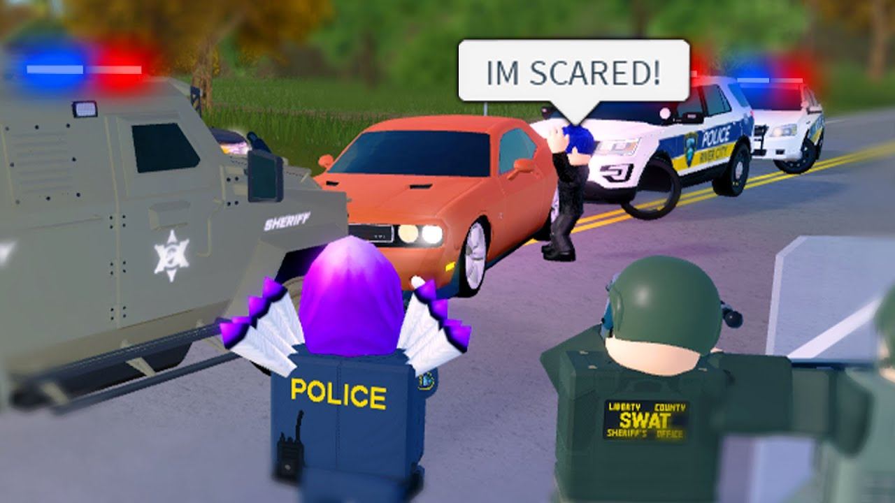 Super Slow Police Chase Could've Ended BAD! He Had Bombs In His CAR! (Roblox) смотреть онлайн